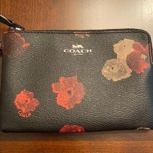 Coach - Small Wristlet